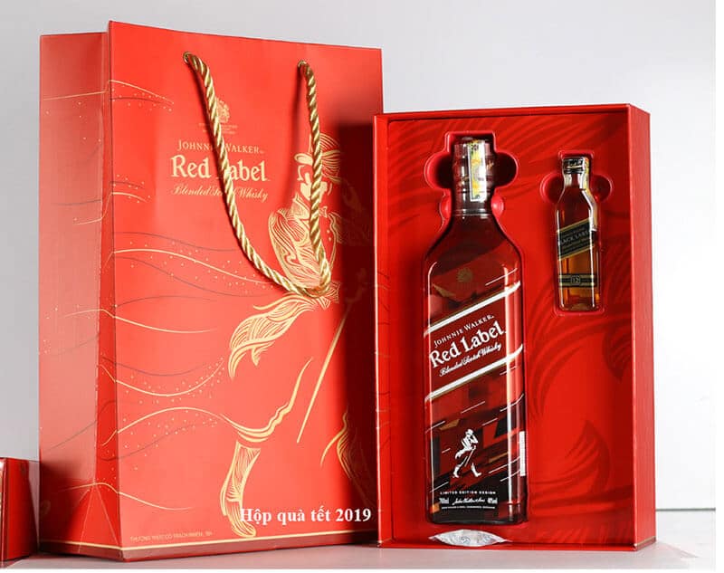 Rượu Johnnie Walker Red - Hộp Quà Tết 2019 Rượu Johnnie Walker Red - Hộp Quà Tết 2019