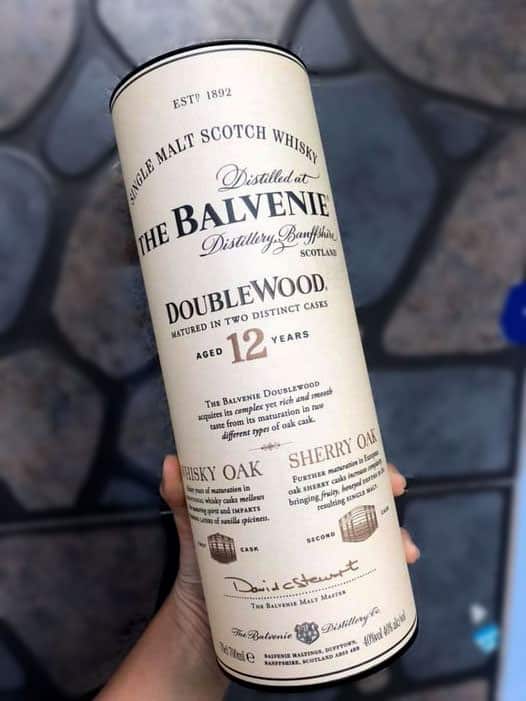 Rượu Balvenie 12 năm tuổi được sản xuất và ủ từ những thùng gỗ sồi có độ tuổi 12 năm