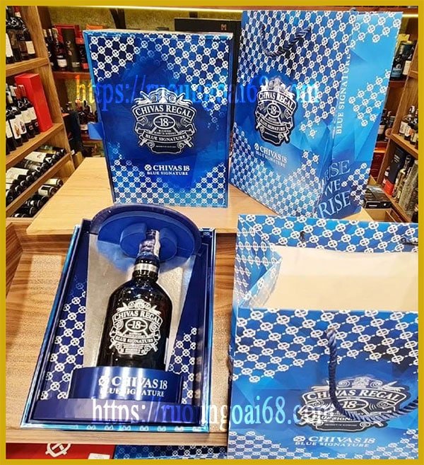 Chivas 18 Blue Hộp Quà 2023 Chivas 18 Blue Hộp Quà 2023