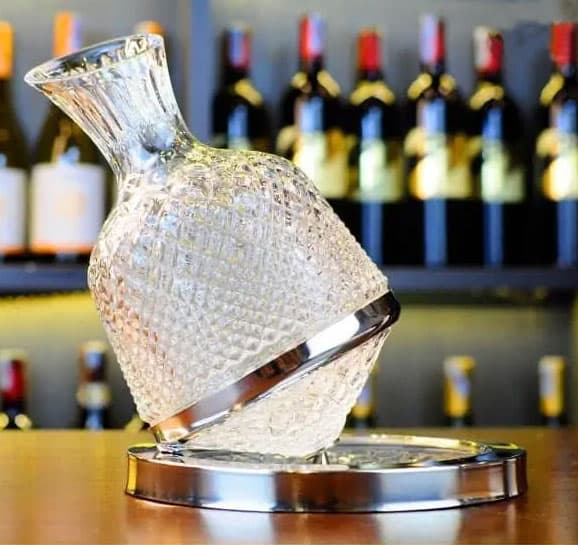 Decanter Xoay 360 Độ Cao Cấp Decanter Xoay 360 Độ Cao Cấp