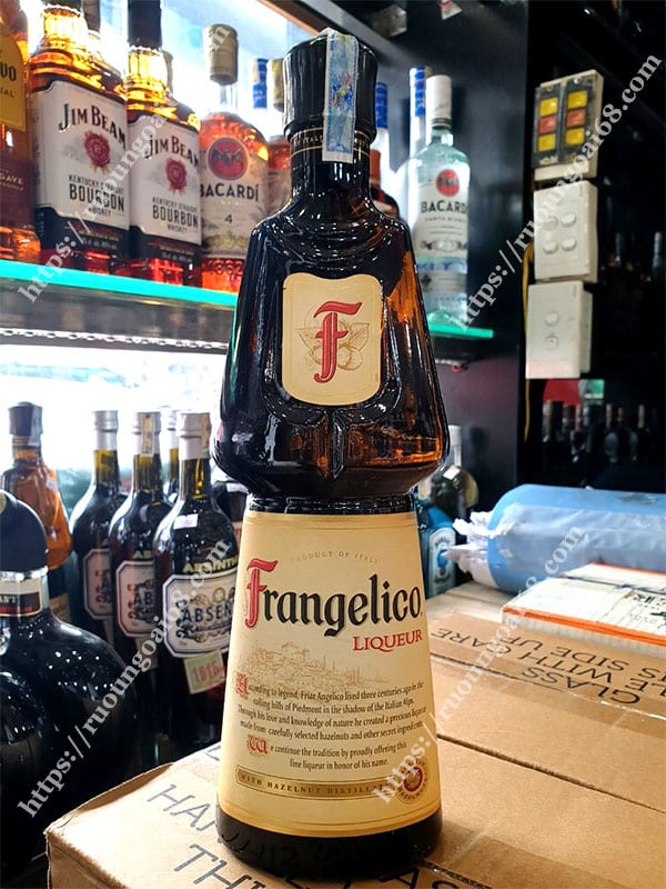 Frangelico Liqueur Frangelico Liqueur hương vị hạt phỉ