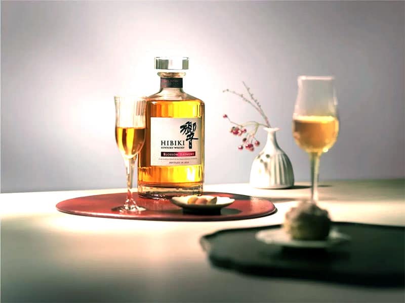 Rượu Hibiki Blossom Harmony Limited 2022 Rượu Hibiki Blossom Harmony Limited 2022 sang trọng