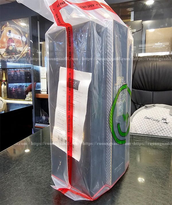 Rượu Chivas 25 Năm Xách Tay Rượu Chivas 25 năm xách tay duty free có túi và bill từ Pháp"