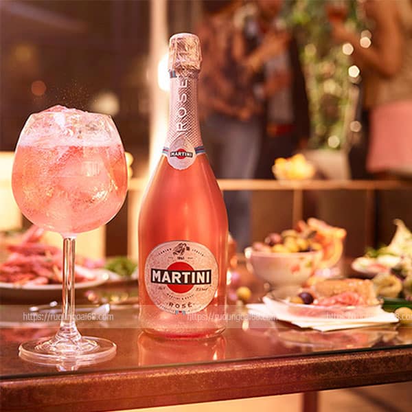 Rượu Martini Rose - Hương Vị Đậm Đà Cho Bữa Tiệc Rượu Martini Rose hương vị ngọt ngào