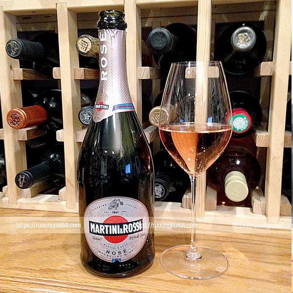 Rượu Martini Rose - Hương Vị Đậm Đà Cho Bữa Tiệc Rượu Martini Rose