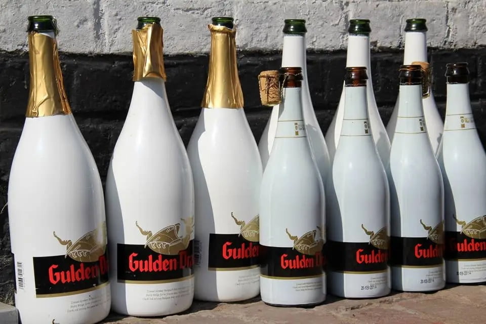 Bia Gulden Draak 10,5% (chai 1500ml) Bia Gulden Draak 10,5% (chai 1500ml)