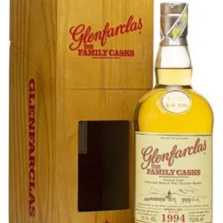 Rượu Glenfarclas 1994 - 20 năm, đóng chai 02/12/2014, được 640chai trong seri The Family Casks, vùng Speyside, Scotland.
