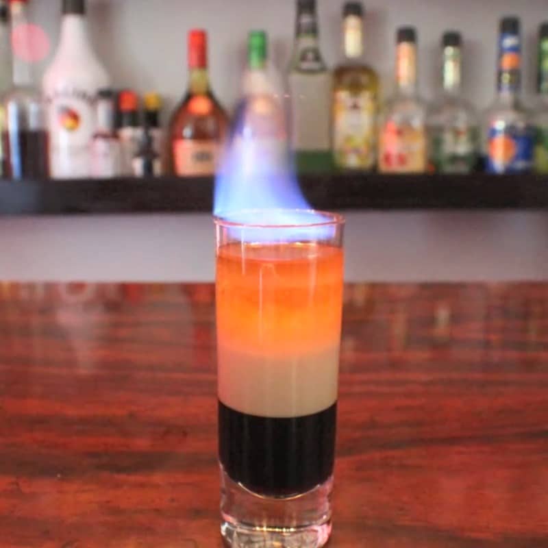Rượu B52 - Cocktail đặc trưng của giới trẻ Việt Nam
