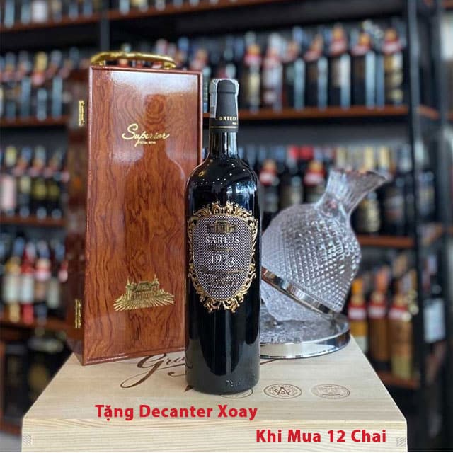 Rượu Vang Sarius 1973 Negroamaro 16.5% đựng thùng gỗ khi làm quà biếu