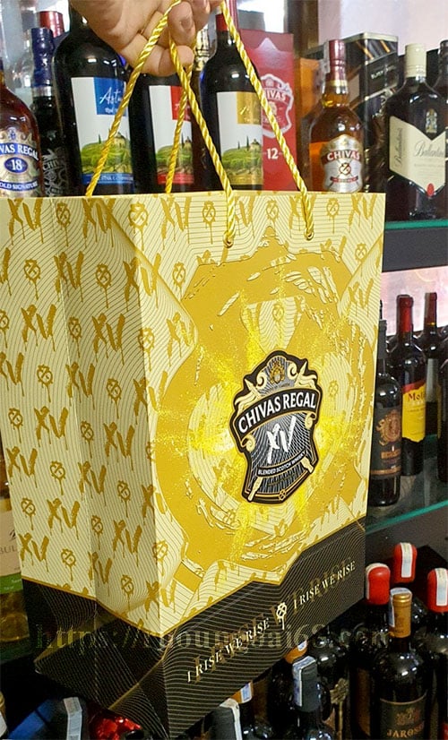 Chivas XV 15 Năm Hộp Quà Tết 2024 Chivas XV 15 Năm Hộp Quà Tết 2024