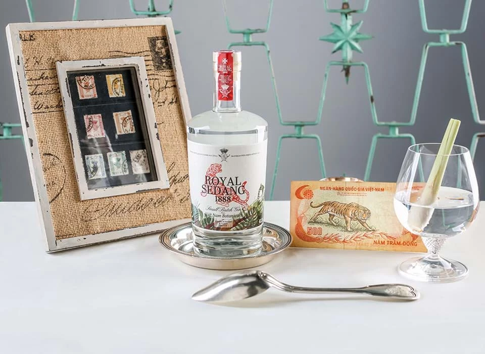Gin Royal Sedang