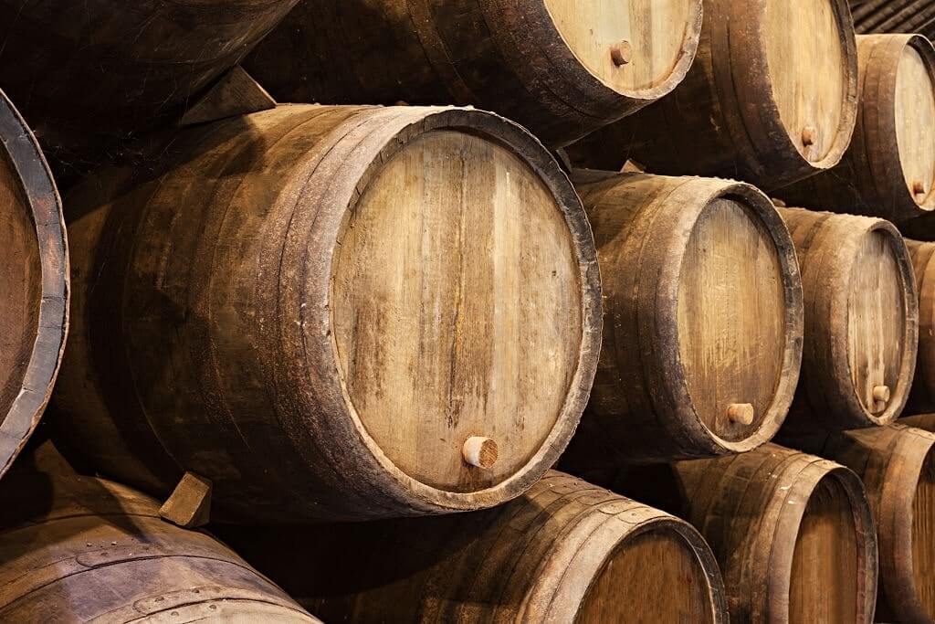 Bình ngâm rượu đẹp - Trang trí nhà cửa, nâng tầm giá trị rượu wine barrel