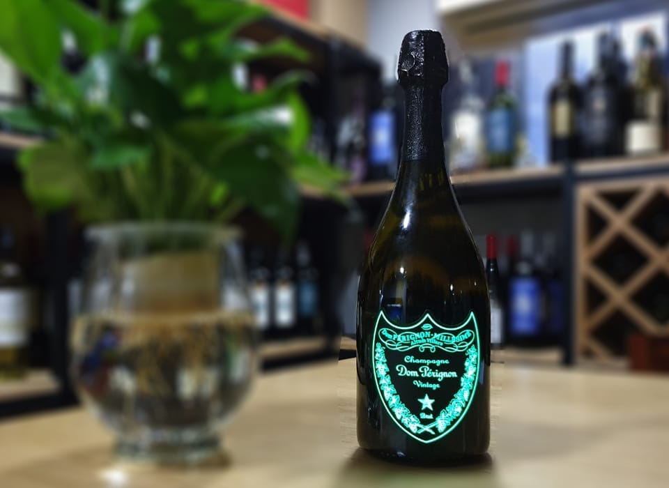 Champagne Dom Perignon phát sáng unnamed file 2