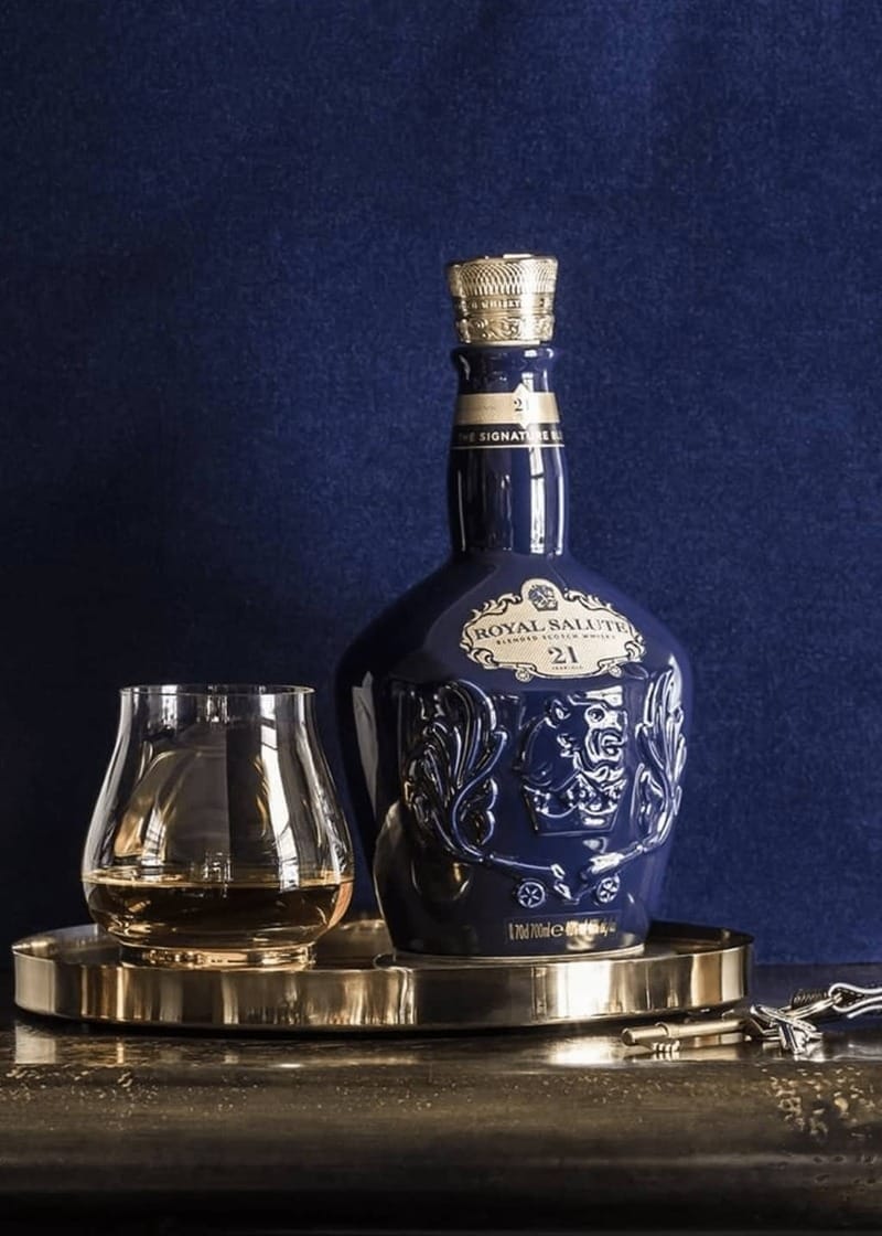 Rượu Chivas 21 xách tay: Chất lượng hoàng gia, giá thành cạnh tranh chivas 21 xách tay