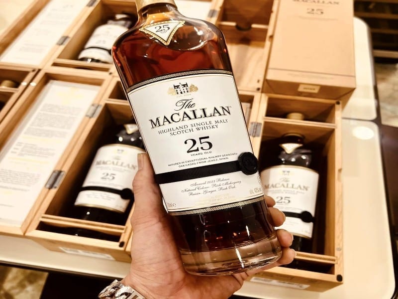 Rượu Macallan 25