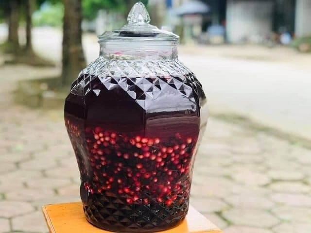cách ngâm nho với rượu trắng