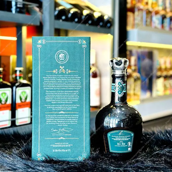 Rượu Chivas 30 Năm Siêu Phẩm Whisky Hoàng Gia Đẳng Cấp Chivas 30 Năm