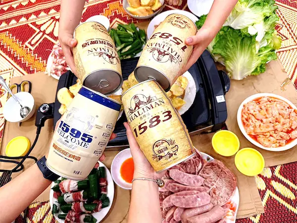 Bia Chaliman 1583 Trung Quốc với các bữa tiệc